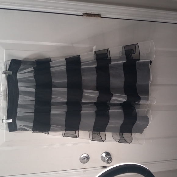 e Shakii Jack & Toule Skirt, Size 14 - Picture 6 of 7